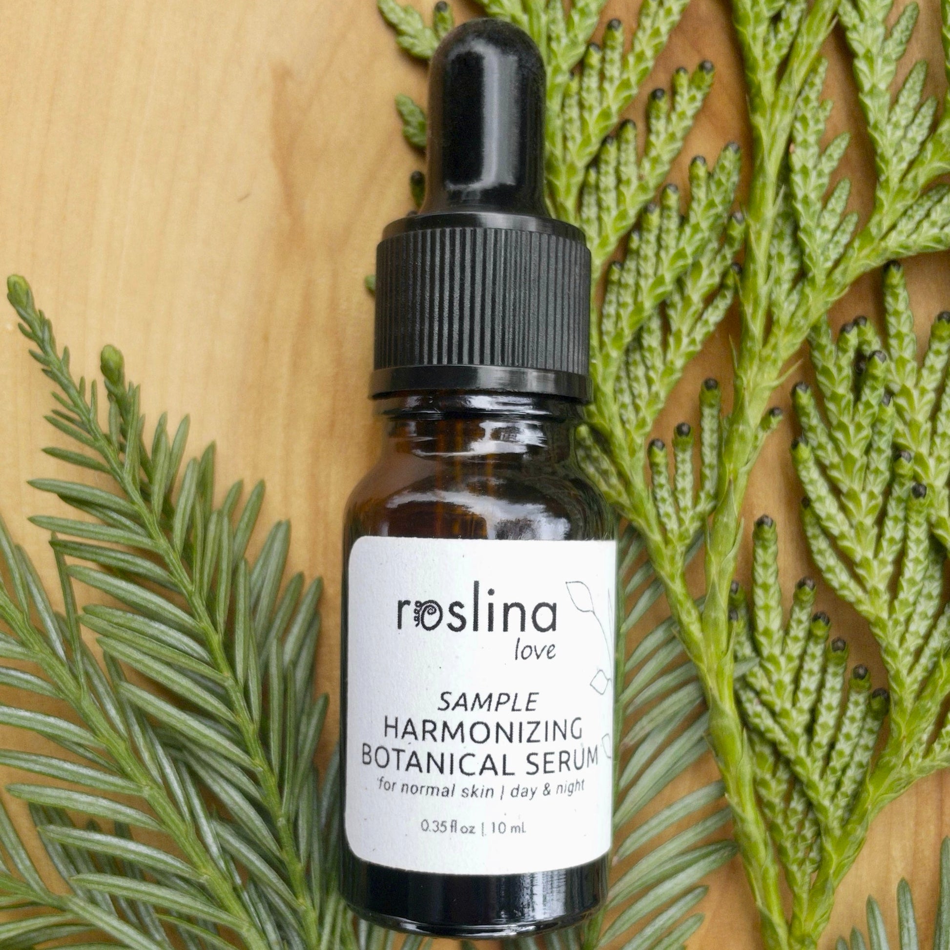 Harmonizing botanical serum for normal‑to‑combination skin – lightweight formula suitable for day and night use